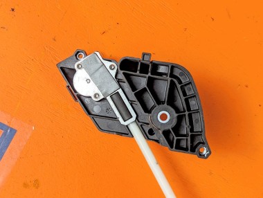 Механизм шторки багаж-ка MERCEDES-BENZ E-класс W211/S211 (2002 - 2006) &mdash; Разборка Мерседес