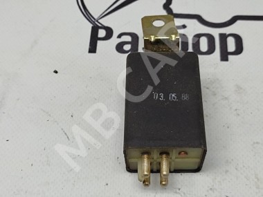 Реле освещения панели приборов MERCEDES-BENZ W124 W124/S124/C124/A124 (1984 - 1993) — Разборка Мерседес