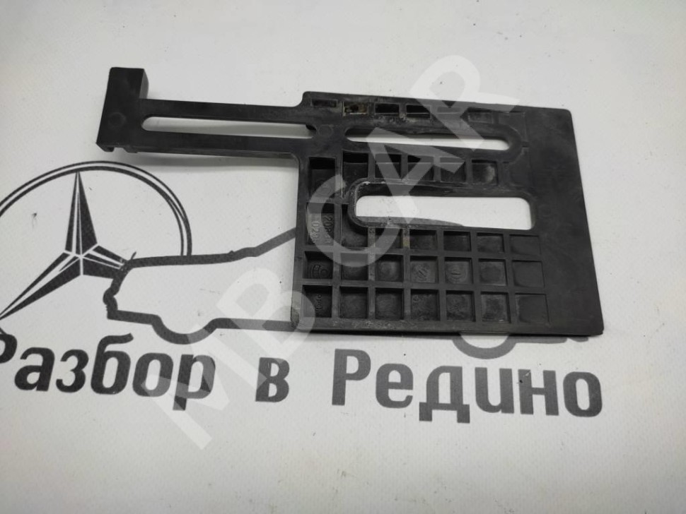 Кронштейн крепления бампера MERCEDES-BENZ CLK-класс C208/W208 (1997 - 2000) фото 1 — Разборка Мерседес