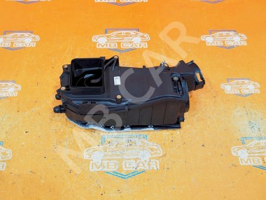 Корпус воздушного фильтра MERCEDES-BENZ C-класс W205/S205/C205/A205 (2014 - 2018) — Разборка Мерседес