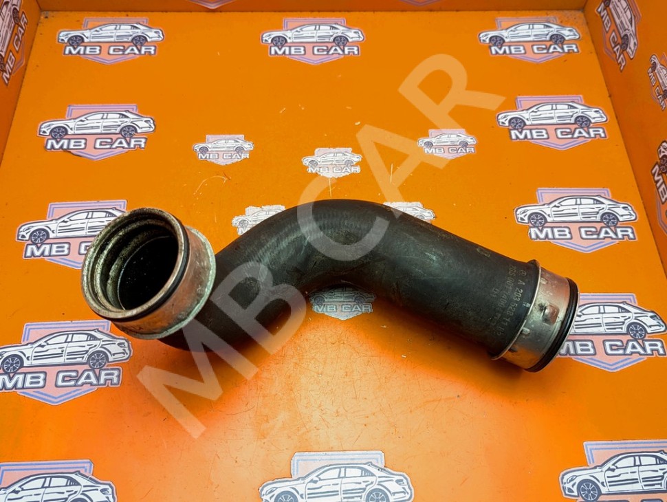 Патрубок интеркулера MERCEDES-BENZ C-класс W203/S203/CL203 (2000 - 2004) фото 1 — Разборка Мерседес