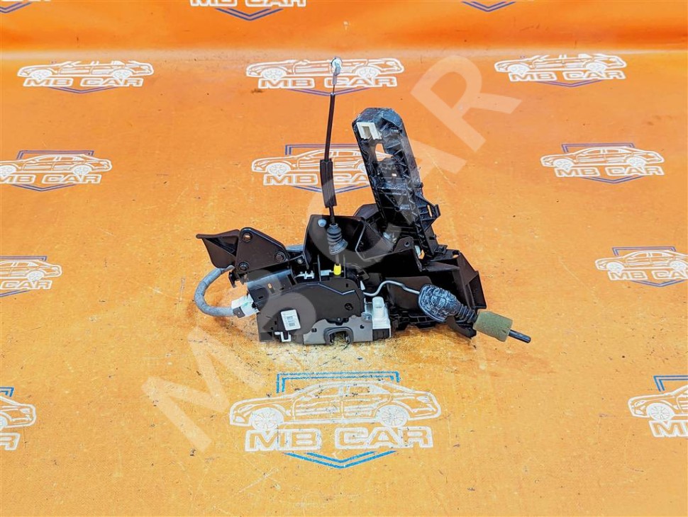 Замок двери передней правой MERCEDES-BENZ C-класс W204/S204 (2006 - 2011) фото 1 — Разборка Мерседес