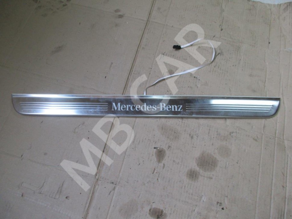 Накладка порога внутренняя MERCEDES-BENZ E-класс W213/S213/C238/A238 (2016 - 2021) фото 1 — Разборка Мерседес