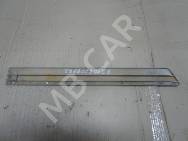 Молдинг двери MERCEDES-BENZ E-класс W210/S210 (1995 - 1999) — Разборка Мерседес