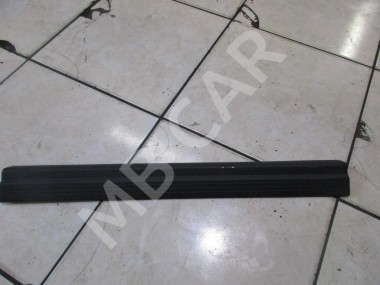 Накладка порога внутренняя MERCEDES-BENZ E-класс W212/S212/C207/A207 (2009 - 2013) — Разборка Мерседес