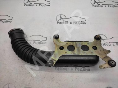 Патрубок воздушный MERCEDES-BENZ M-класс W163 рестайлинг (2001 - 2005) — Разборка Мерседес