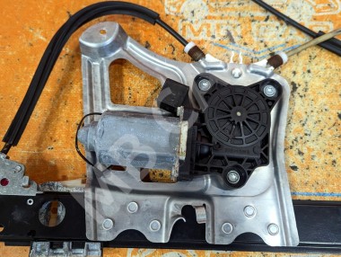 Стеклоподъемник передний левый MERCEDES-BENZ S-класс W220 (1998 - 2005) — Разборка Мерседес