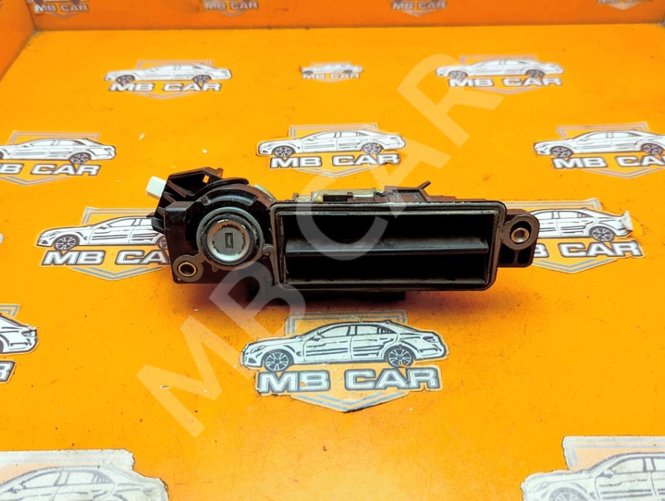 Ручка открытия багажника MERCEDES-BENZ C-класс W203/S203/CL203 (2000 - 2004) фото 1 &mdash; Разборка Мерседес