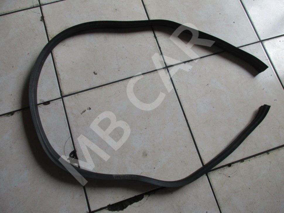 Уплотнитель моторного отсека MERCEDES-BENZ E-класс W211/S211 рестайлинг (2006 - 2009) фото 1 — Разборка Мерседес