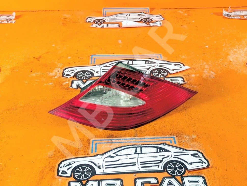 Фонарь задний правый MERCEDES-BENZ CLS-класс C219 (2004 - 2008) фото 1 &mdash; Разборка Мерседес