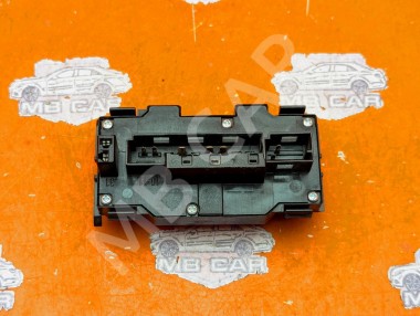 Кнопка аварийной сигнализации MERCEDES-BENZ E-класс W210/S210 рестайлинг (1999 - 2003) — Разборка Мерседес