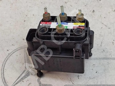 Блок клапанов пневмоподвески MERCEDES-BENZ GLC-класс AMG X253 (2016 - 2019) — Разборка Мерседес