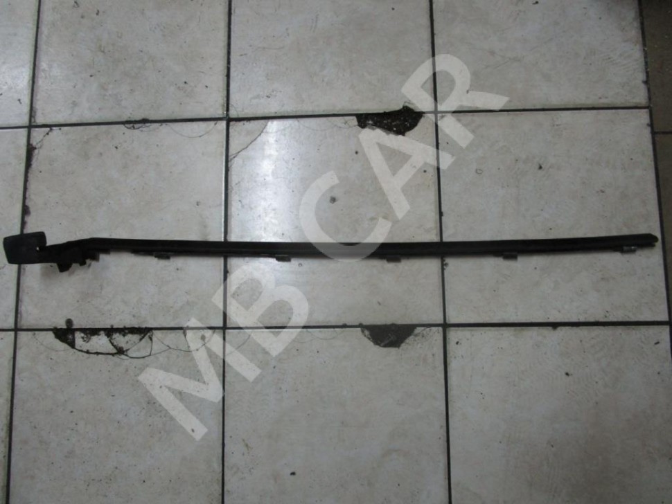 Уплотнитель стекла двери MERCEDES-BENZ CL-класс C140 (1992 - 2000) фото 1 — Разборка Мерседес