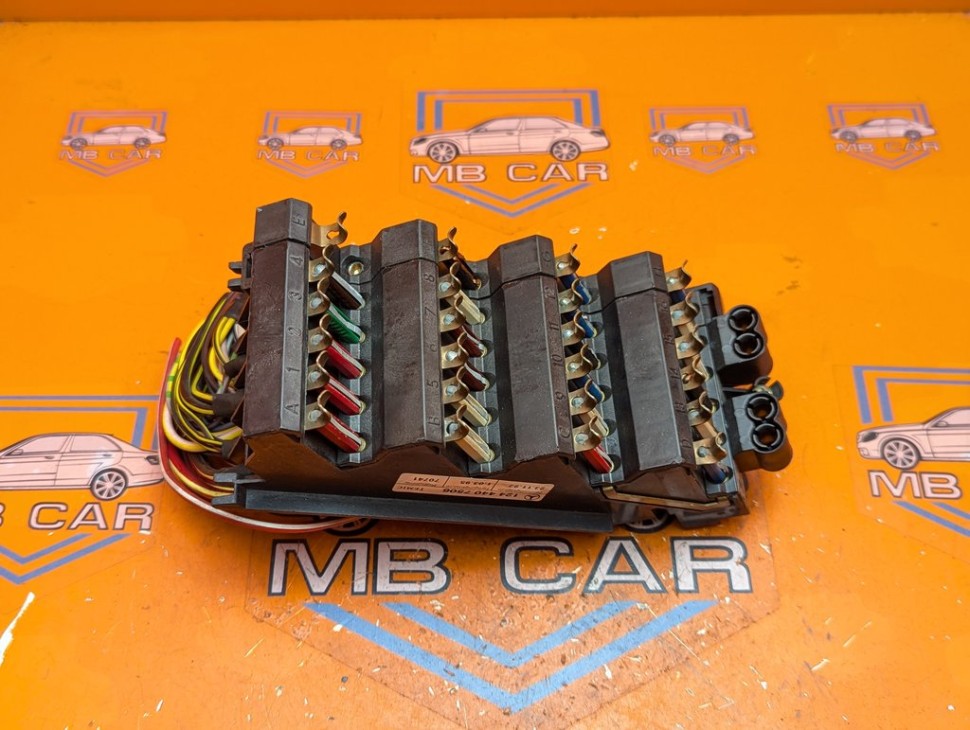 Блок предохранителей MERCEDES-BENZ E-класс W124/S124/C124/A124 (1984 - 1997) E 300 CDI 3.0 AT (136 л.с.) фото 1 &mdash; Разборка Мерседес