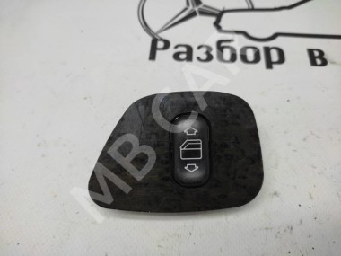 Кнопка стеклоподъемников MERCEDES-BENZ E-класс W210/S210 (1995 - 1999) — Разборка Мерседес