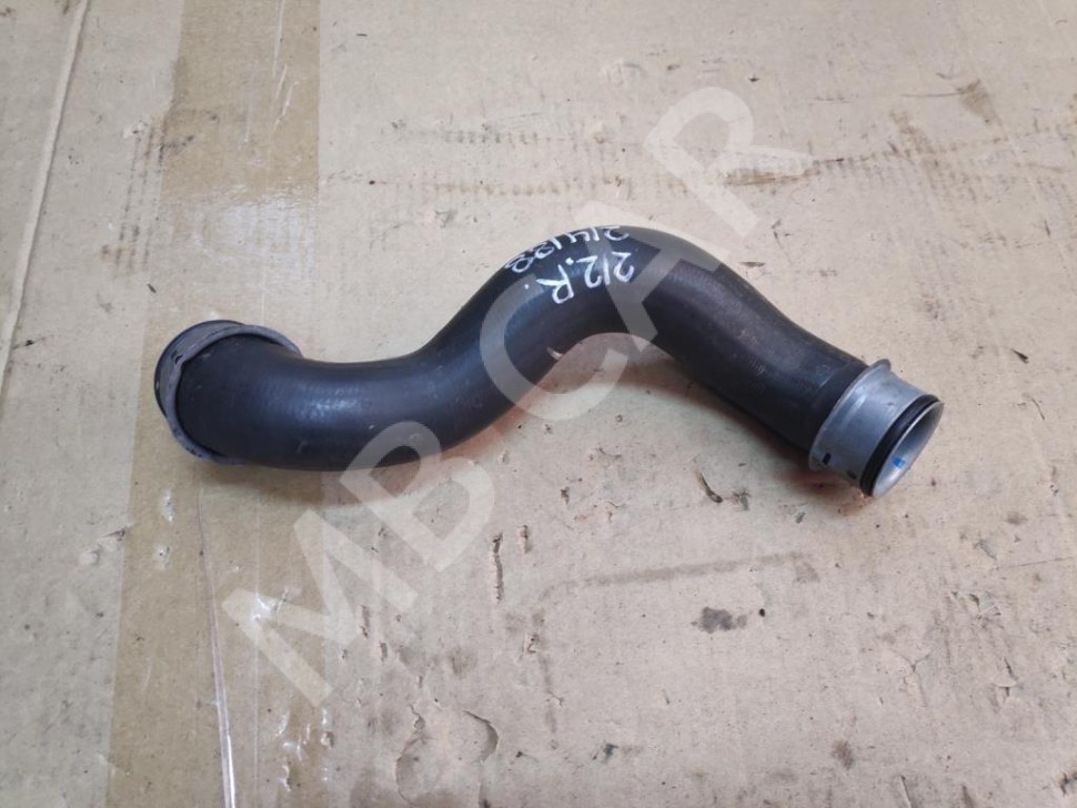 Патрубок радиатора MERCEDES-BENZ E-класс W212/S212/C207/A207 (2009 - 2013) фото 1 — Разборка Мерседес