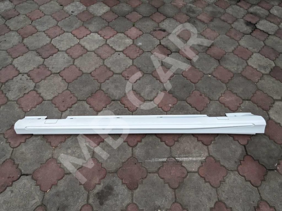 Порог пластиковый правый MERCEDES-BENZ A-класс W176 (2012 - 2015) фото 1 — Разборка Мерседес