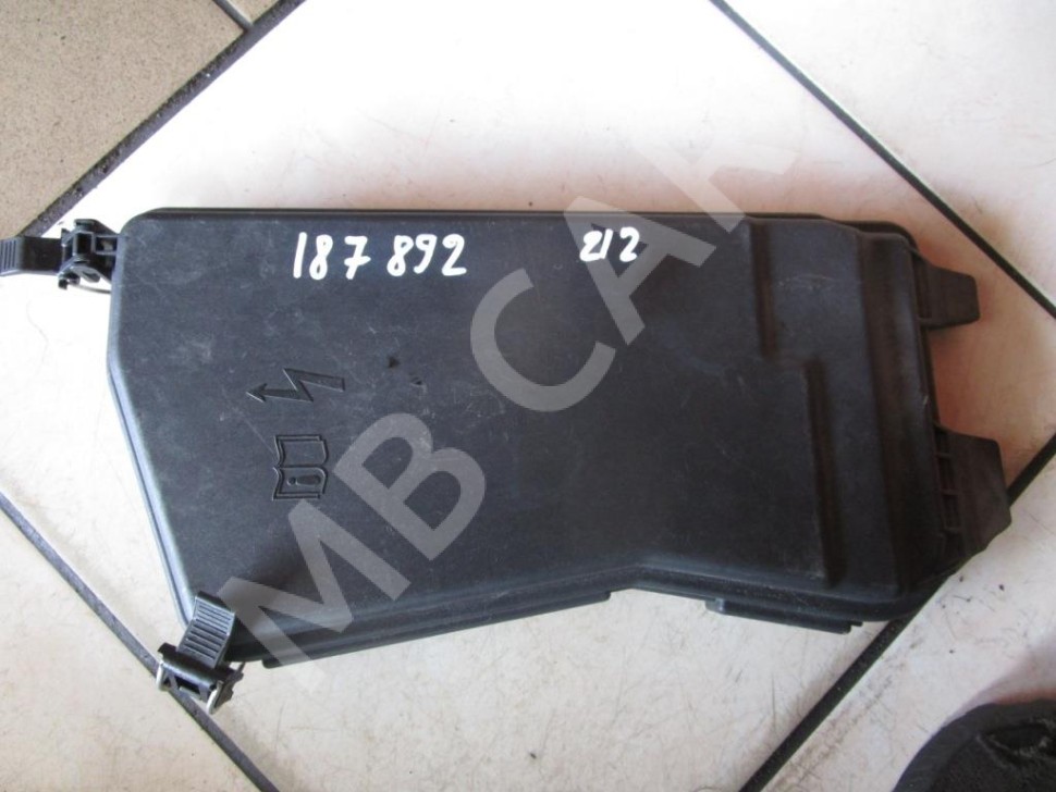 Крышка блока предохранителей MERCEDES-BENZ E-класс W212/S212/C207/A207 (2009 - 2013) фото 1 — Разборка Мерседес