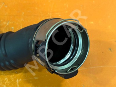 Патрубок интеркулера MERCEDES-BENZ A-класс W176 рестайлинг (2015 - 2018) — Разборка Мерседес