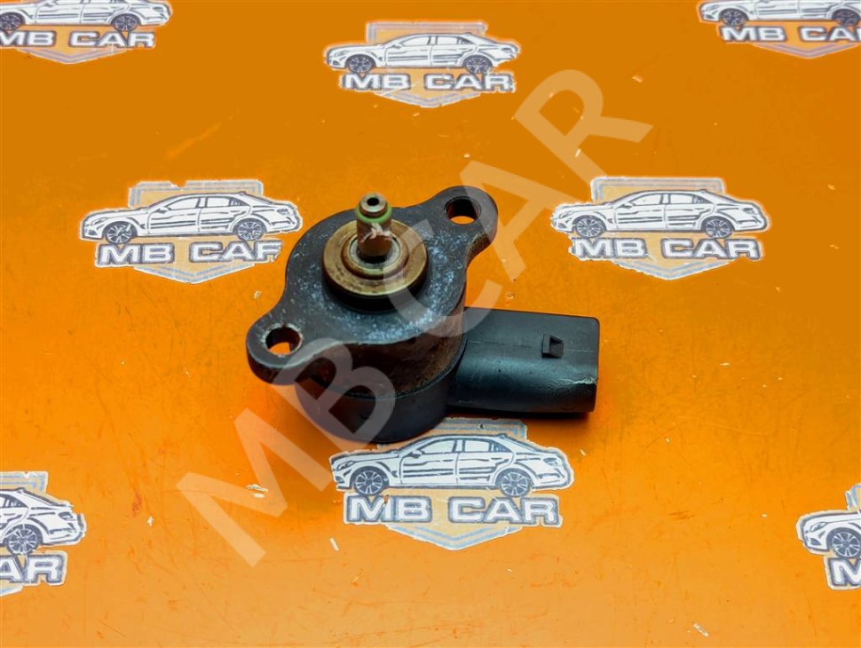 Регулятор давления топлива MERCEDES-BENZ E-класс W210/S210 (1995 - 1999) фото 1 — Разборка Мерседес