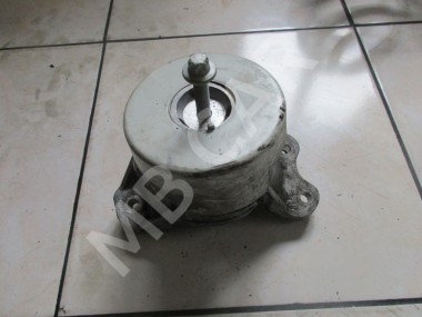 Опора двигателя MERCEDES-BENZ C-класс W205/S205/C205/A205 (2014 - 2018) — Разборка Мерседес