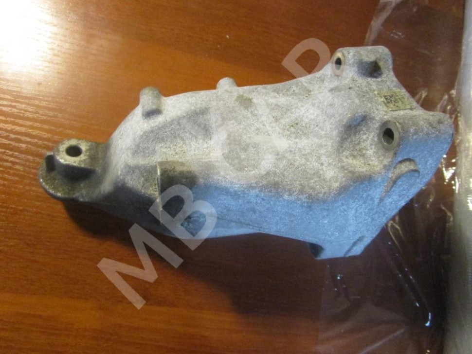 Лапа правая MERCEDES-BENZ C-класс W204/S204 (2006 - 2011) фото 1 — Разборка Мерседес