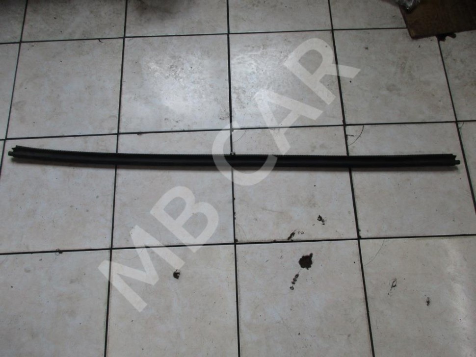 Уплотнитель капота MERCEDES-BENZ M-класс W163 рестайлинг (2001 - 2005) фото 1 &mdash; Разборка Мерседес