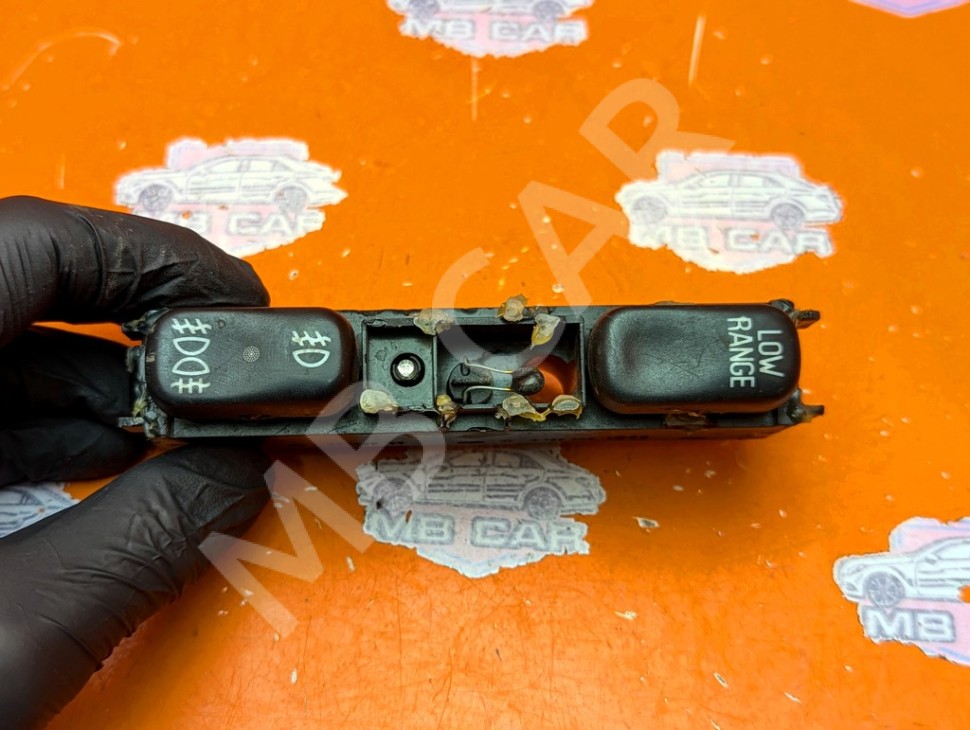 Кнопка блокировки мостов MERCEDES-BENZ M-класс W163 (1997 - 2001) фото 1 &mdash; Разборка Мерседес