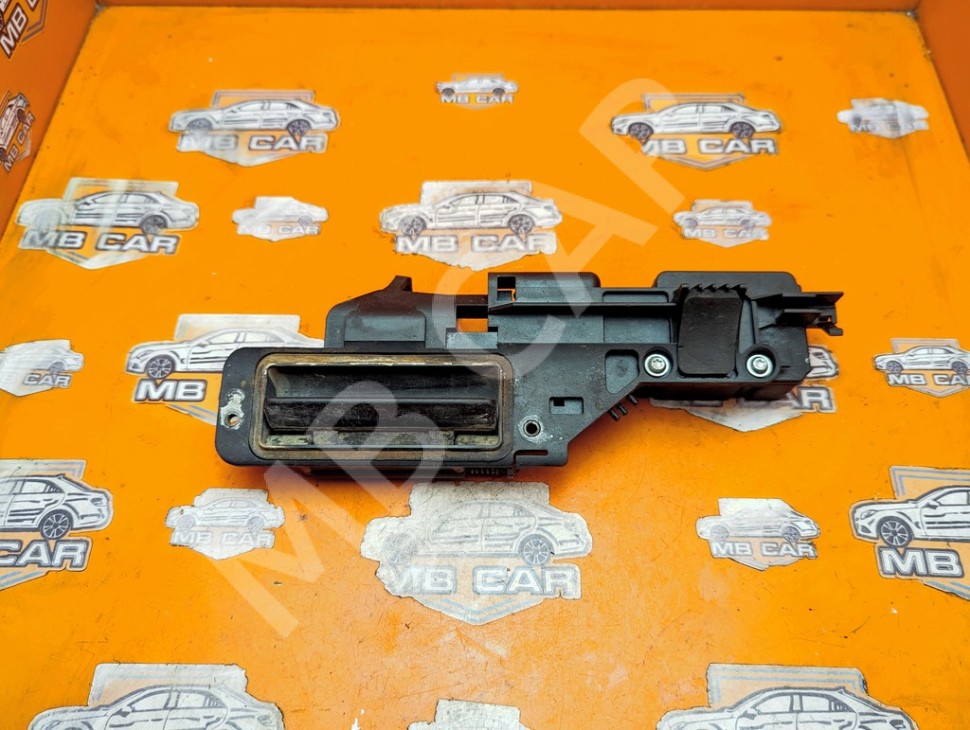 Ручка открытия багажника MERCEDES-BENZ M-класс W163 рестайлинг (2001 - 2005) фото 1 &mdash; Разборка Мерседес