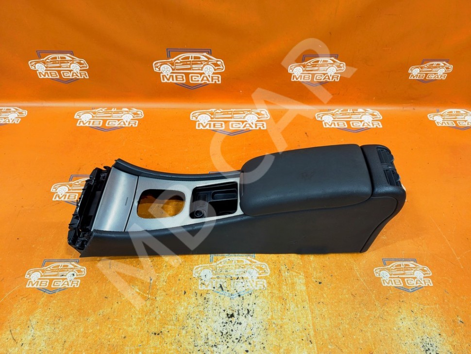 Подлокотник MERCEDES-BENZ C-класс W203/S203/CL203 (2000 - 2004) фото 1 — Разборка Мерседес