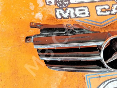 Решетка радиатора MERCEDES-BENZ SLK-класс AMG R170 (2001 - 2004) SLK 33 AMG 3.2 AT (354 л.с.) &mdash; Разборка Мерседес