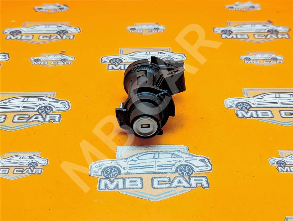 Личинки дверей MERCEDES-BENZ C-класс W204/S204 (2006 - 2011) фото 1 — Разборка Мерседес