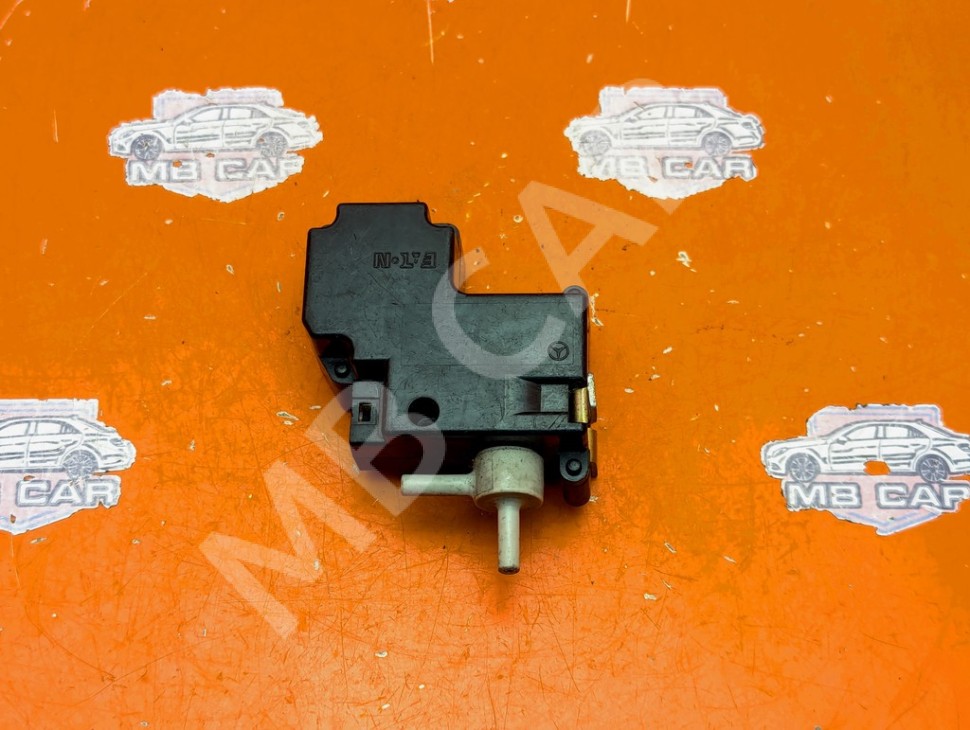 Клапан переключающий MERCEDES-BENZ E-класс W124/S124/C124/A124 (1984 - 1997) фото 1 — Разборка Мерседес