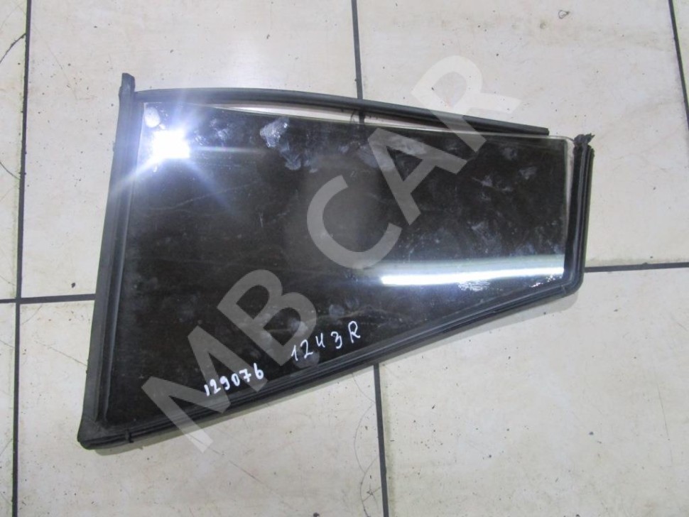 Стекло заднее правое MERCEDES-BENZ E-класс W124/S124/C124/A124 (1984 - 1997) фото 1 — Разборка Мерседес