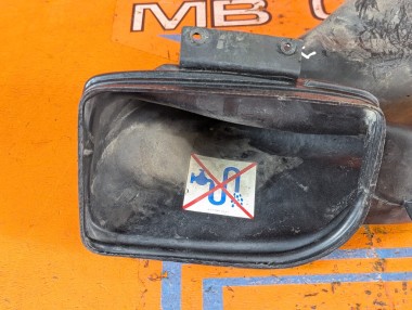 Воздухозаборник MERCEDES-BENZ V-класс W638/W639 (1996 - 2003) V 220 2.1 D AT (122 л.с.) &mdash; Разборка Мерседес