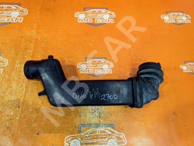 Патрубок воздушный MERCEDES-BENZ E-класс W124/S124/C124/A124 (1984 - 1997) — Разборка Мерседес