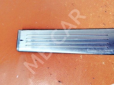 Накладка порога внутренняя MERCEDES-BENZ E-класс W212/S212/C207/A207 (2009 - 2013) — Разборка Мерседес