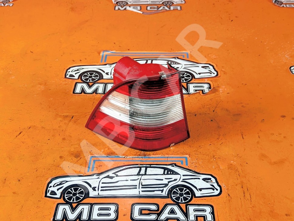 Фонарь задний левый MERCEDES-BENZ M-класс W163 рестайлинг (2001 - 2005) фото 1 &mdash; Разборка Мерседес