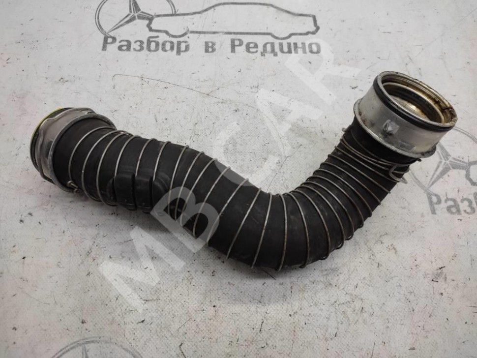 Патрубок интеркулера MERCEDES-BENZ C-класс W203/S203/CL203 (2000 - 2004) фото 1 — Разборка Мерседес