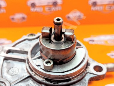 Насос вакуумный MERCEDES-BENZ Sprinter W901-905 (1995 - 2006) — Разборка Мерседес