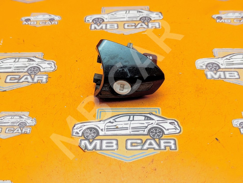 Личинки дверей MERCEDES-BENZ C-класс W204/S204 (2006 - 2011) фото 1 &mdash; Разборка Мерседес