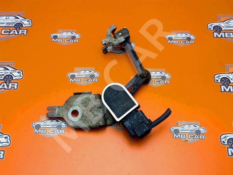 Датчик уровня пола MERCEDES-BENZ C-класс AMG W205/S205/C205/A205 (2014 - 2018) фото 1 — Разборка Мерседес