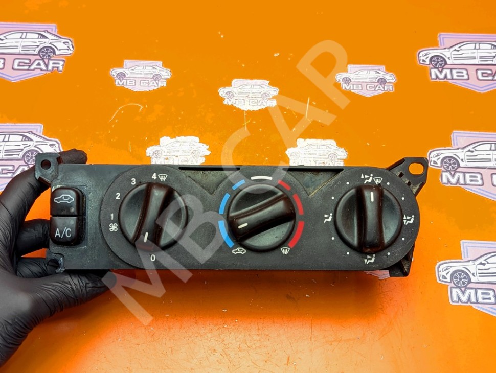 Панель управления климатом MERCEDES-BENZ M-класс W163 (1997 - 2001) фото 1 &mdash; Разборка Мерседес
