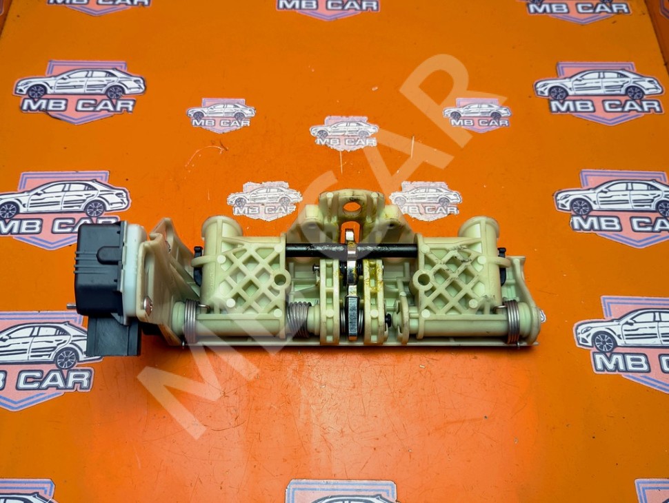 Механизм подголовника MERCEDES-BENZ E-класс W211/S211 (2002 - 2006) фото 1 — Разборка Мерседес