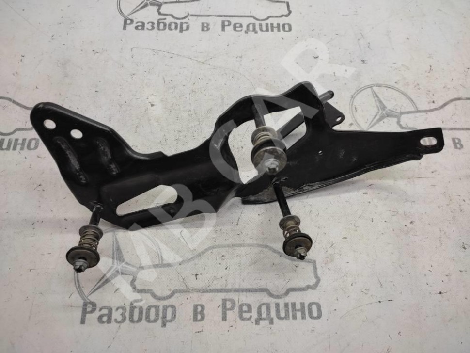 Кронштейн компрессора подвески MERCEDES-BENZ R-класс W251 (2005 - 2007) фото 1 — Разборка Мерседес