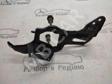 Кронштейн компрессора подвески MERCEDES-BENZ R-класс W251 (2005 - 2007) — Разборка Мерседес