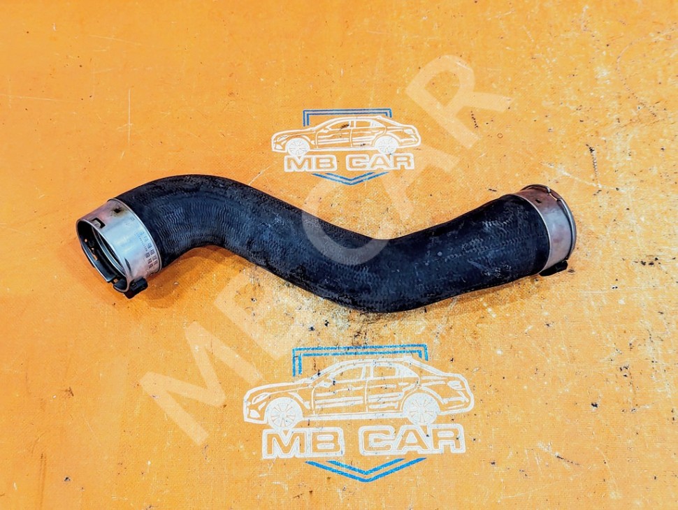 Патрубок интеркулера MERCEDES-BENZ GLK-класс X204 (2008 - 2012) фото 1 — Разборка Мерседес
