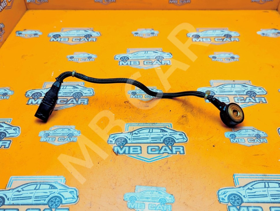 Датчик детонации MERCEDES-BENZ C-класс W204/S204/С204 рестайлинг (2011 - 2015) фото 1 — Разборка Мерседес