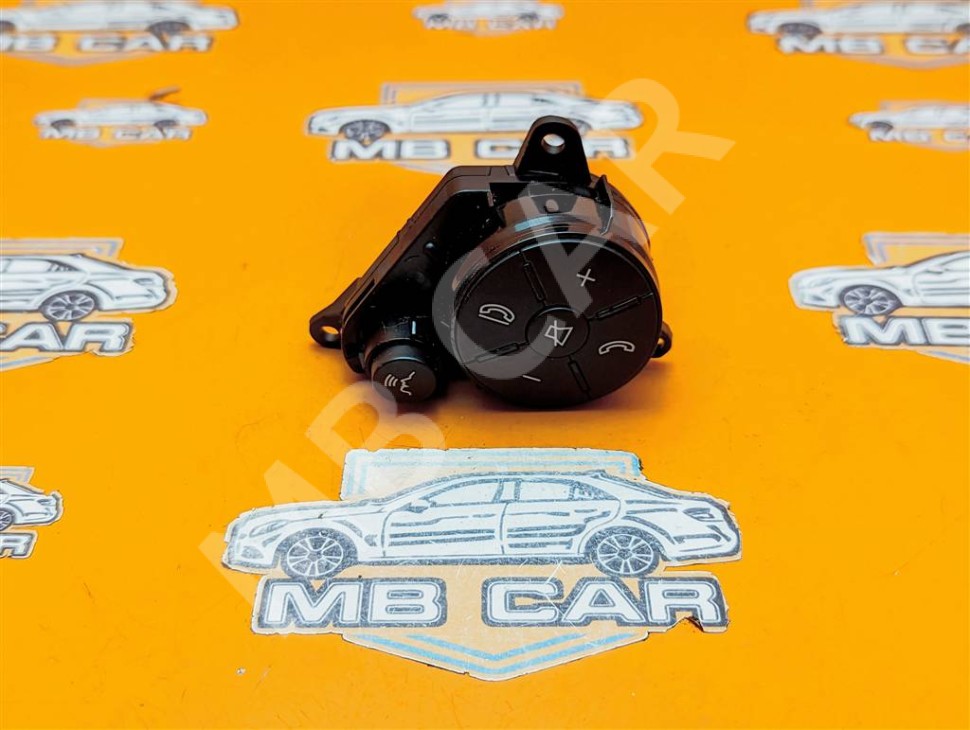Кнопка на руле MERCEDES-BENZ C-класс W204/S204 (2006 - 2011) фото 1 — Разборка Мерседес