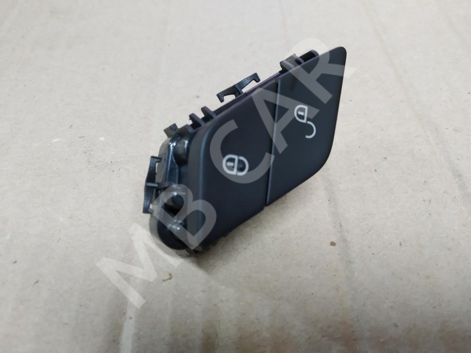 Кнопка блокировки дверей MERCEDES-BENZ C-класс AMG W205/S205/C205/A205 (2014 - 2018) фото 1 — Разборка Мерседес